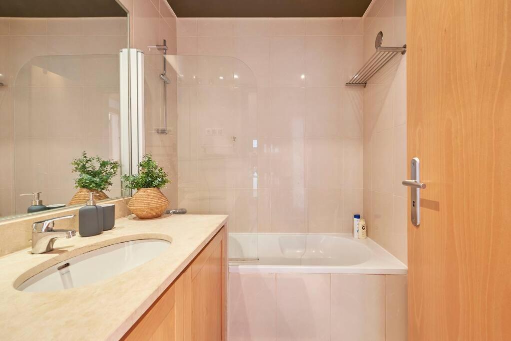 Modern Apartment In Parque Das Nacoes ลิสบอน ภายนอก รูปภาพ